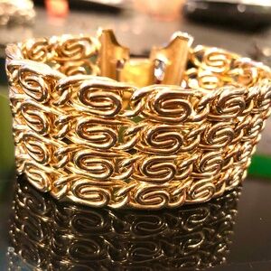 VTG 60s Women's Shiny Gold 4 Row Ornate Interlocking Links Chunky Wide Bracelet